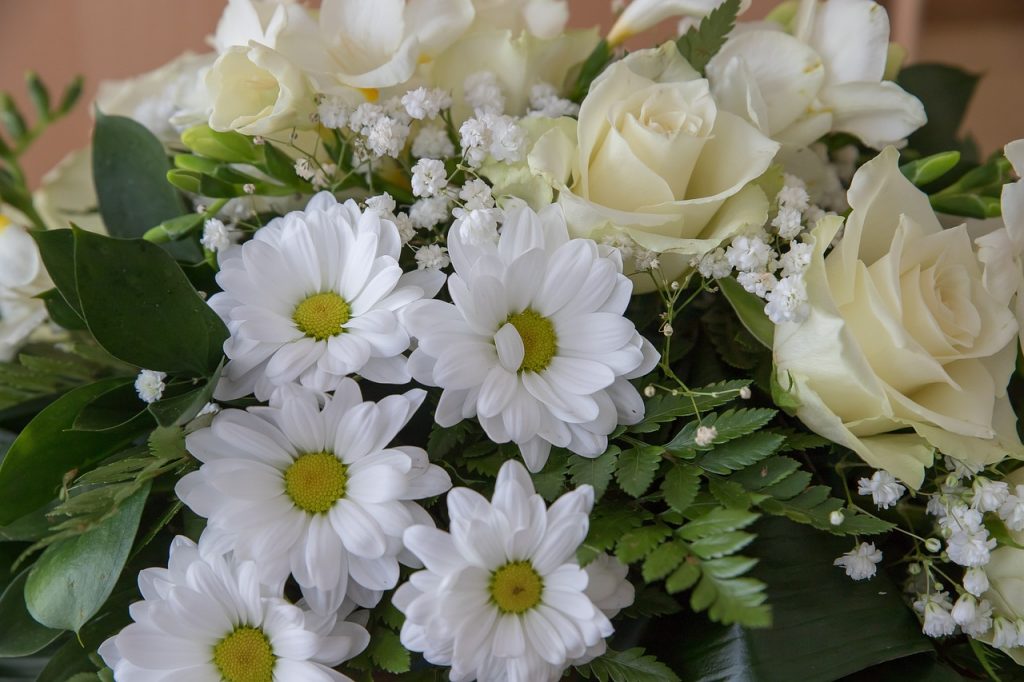 flowers, bouquet, rouwboeket-3990696.jpg